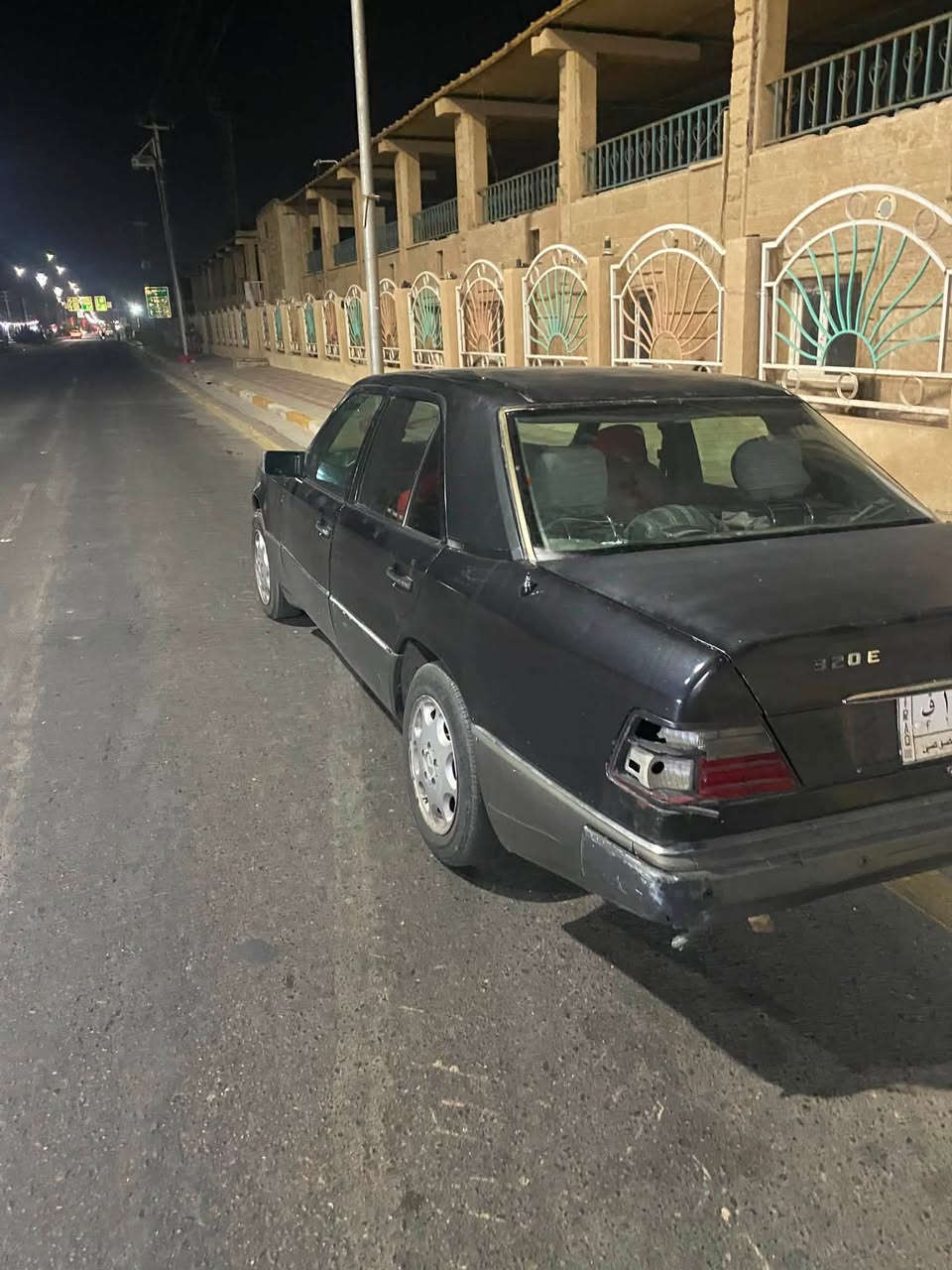 السلام عليكم اخوان سياره 320 بيبي سياره مال تعمير كير ومكينه 3000ياباني الكير والمكينه زينات بس نقص حداديه رقم كربلاء السعر ٢٩ بي مجال  ***********/***********
