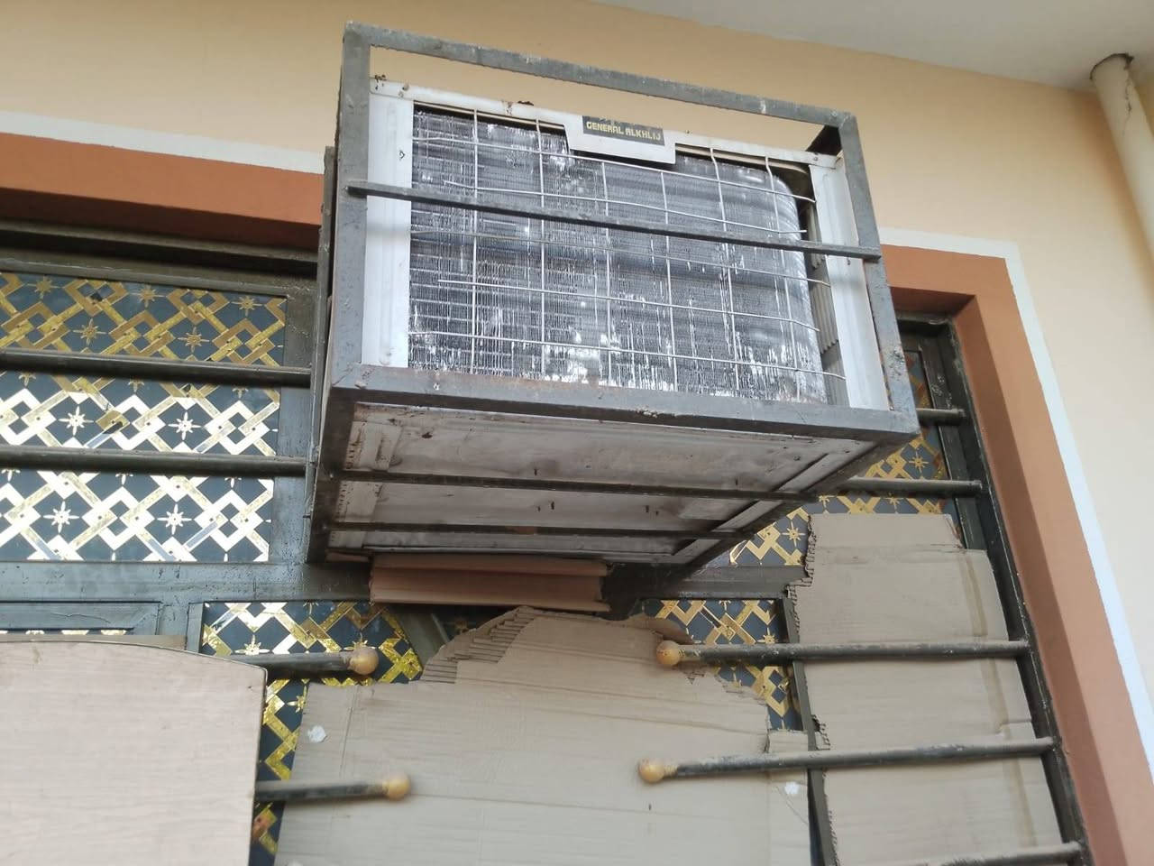 سبلت عاطلة • كمبريسر • مولدات بطاريات