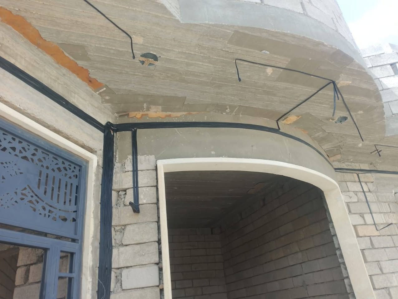 تأسيس كهرباء درجة اولئ
منازل وبنايات ودوائر حكوميه 

نعمل بأنسب الاسعار كرستة وعمل

الصورة امامكم 

يوجد لدينا كادر عمل في كل المحافظة

بواري+تأسيس+سيمنز+منظومات صوتيه+منظومات حريق+منظومات ايرث+مانع صواعق+تنصيب ط كامرات مراقبة 

للاستفسار اكثر (***********)محمد الكهربائي

