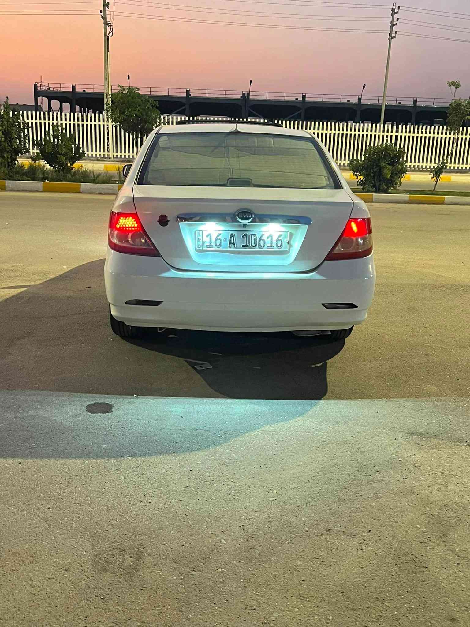 السلام عليكم 
بي واي دي F3 سنويه ل ٢٠٣٠ وهزه جديده تحويل 
جاهزه مكينه وكير لانسر اوتو مكفولات 
تبريد ثلج حداديه وره وكدام تخم تاير وكهربائيات عام شغاله 
مكفوله من ضربه وتبديل بيه رشات صبغ اثر اخياس 
سعره ٥٢ 
مكان سياره بناصريه 
*********** ت
