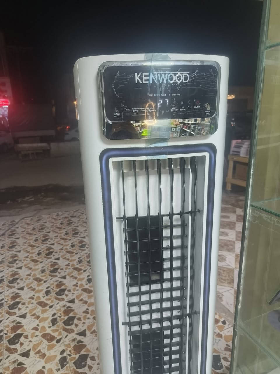 مبرده شكل سبلت حديث استخدام شهر بعدها بلجيس 
الجيدده سعرها 400 رايدها 325
سبب البيع ماوالمتني بلمحل لازم ابقي الباب مفتوح اريد ابيعها وجيب سبلت برودتها خير من الله بس متوالم المحل لازم الباب يبقه مفتوح تجي وتشوف بردوتها بنفسك سعرها 325 
هاتف : ***********
