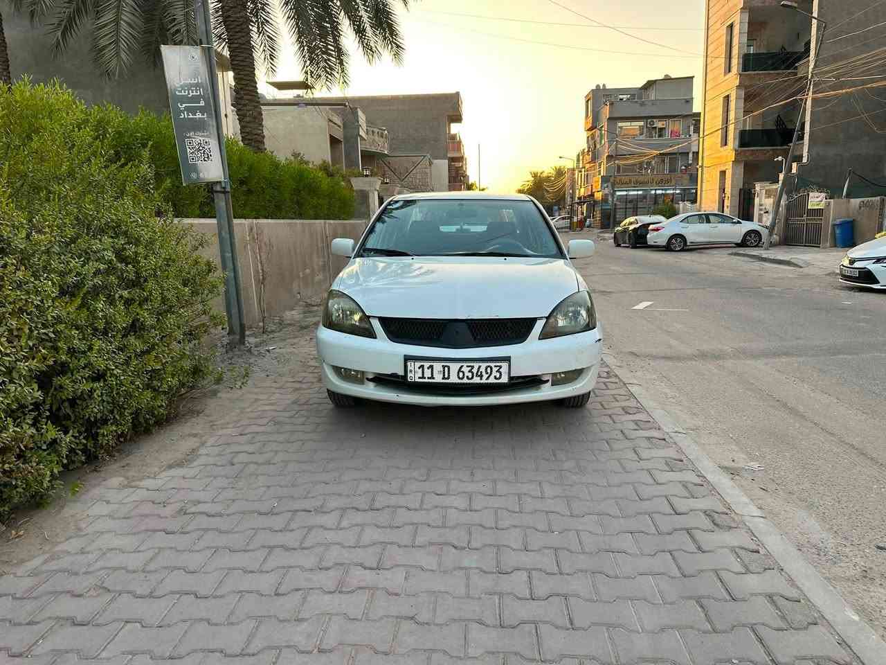 السلام عليكم لانسر ٢٠١١ شركة العامة للسيارات 
محرك كير مكفول ادامه كامله تبريد ثلج داخل السيارة بحاله الشركه كشنات بعدها جدد سنوية بسمي رقم دولي ضرر مابيه فقط صبغ جاملغ واحد اثر شخوط دكه جاجوج سياره مابيها وعل فحص باقي كفاله تايرات جدد باتري جديد ملاحظات دبل خلفي واحد واكف وبكلايت واحد جارد  جاهزة شلعه نشطه كلش سيارة نظيفه جداا عنوان بغداد السعر ٧٥ وبيه مجال قليل الاتصال ***********
