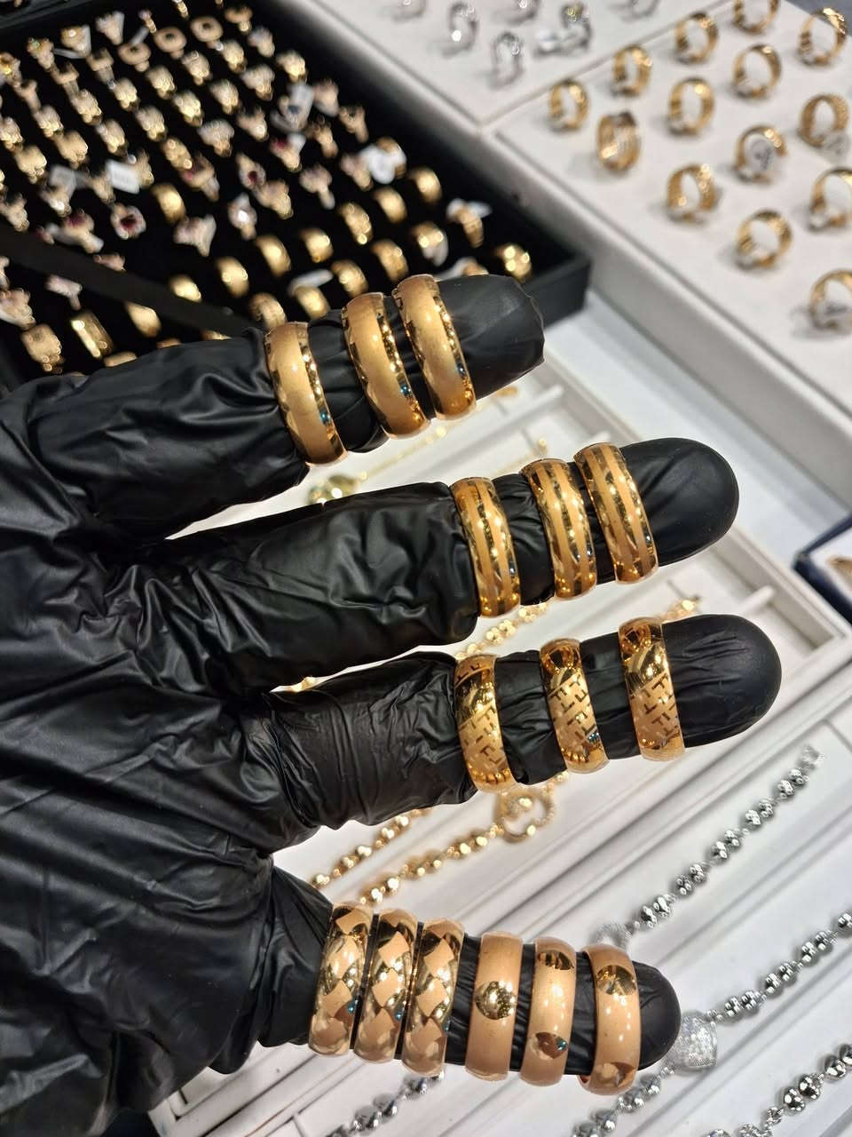 سلام عليكم زبائنا الكرام توفر عدنه احلى المحابس الزاركون وبدون زاركون  ولحلقات الي تخبل سعر المحبس ولحلقه  ب3 ثنين ب5
 ***********  👉🏻 احجز على هاذا رقم  المحل 

https://t.me/azxcvbnmlkj12قناة تلي 

https://whatsapp.com/channel قناة واتساب
