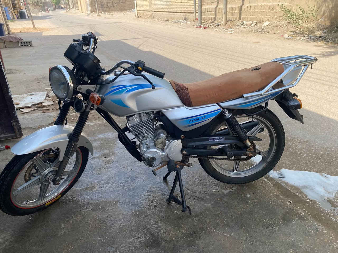 سلام عليكم شباب دايون عضم لبيع
أوراق اصولي بسمي وصل معرض دراجه ناعمه وحلوه ماعيزهه شي المديل 2019 السعر ٦٥٠ وبيهه مجال 
الرقم *********** العنوان كربلاء كنطرت السلام
