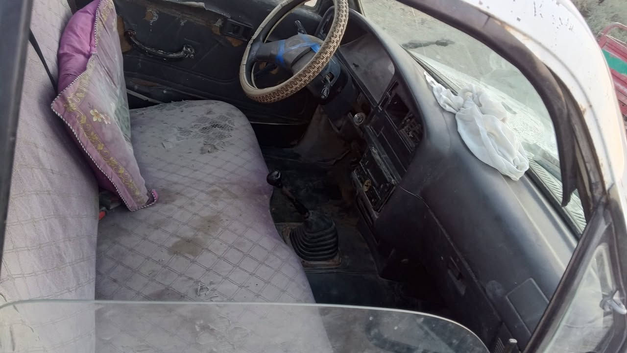 السلام عليكم سيارة تيوتة موديل 92 سنوية 28 سيارة ع وضع الشركة ابلاد ما ملعوب بية لاصبقولا معجون  محرك كروسيدة كير مال جمرة  رقم قادسية مشروع وطني كهربائيات شغالة ماسحات شغالة السعر 35 وبية مجال  للشراي الاستفسار اتصل وبيك خير ودلل *********** او وات ساب *********** العنوان ناصرية قظاء الفهود
