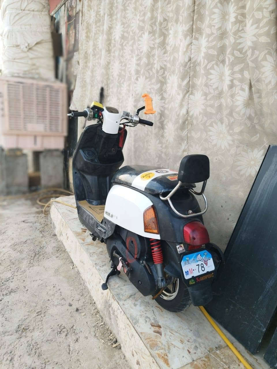 السلام عليكم ماكس بوليس كاربيته صارلها شهر منزلها رمبه برغي ما مفتوح بيها مكلف بنشر *********** هذا رقم راعيها سجودي الفتلاوي
