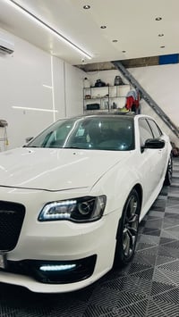 للبيع اوباما 300sهيمي rt  مديل2019 وارد امريكي حادث جاملغ او ربع البني...