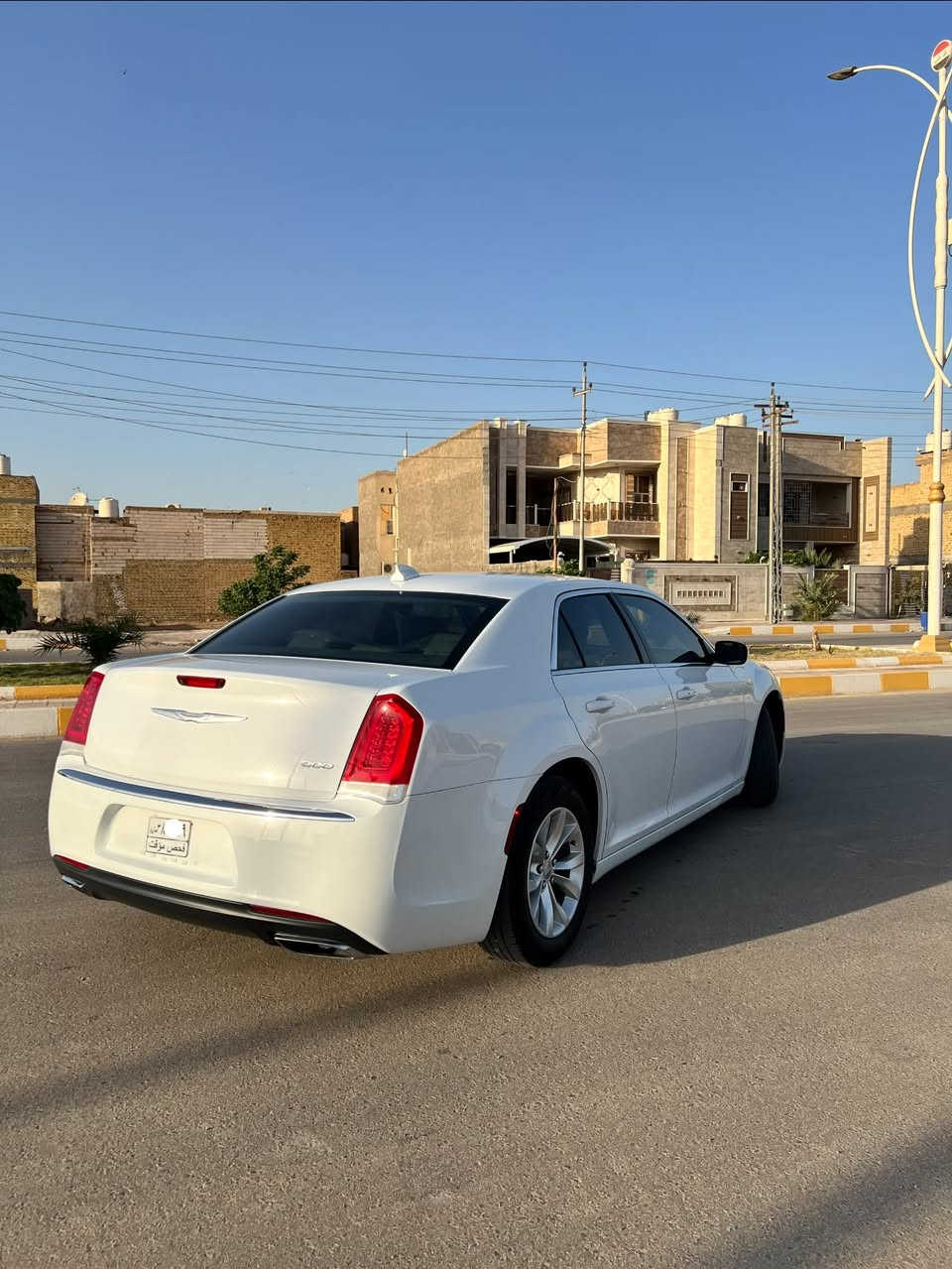السلام عليكم
كرايسلر اوباما 2015 دخول جديد بيها بنيد وجاملغ بدون شاصي بدون برانكيت ماشية 120 السيارة جديدة كلش
انه مستوردها 
رقمها نجف داك لوحاتها تحويل ثاني يوم 
مواصفات لمتد دواخل بيج
مكانها بصرة 
للاستفسار ***********
