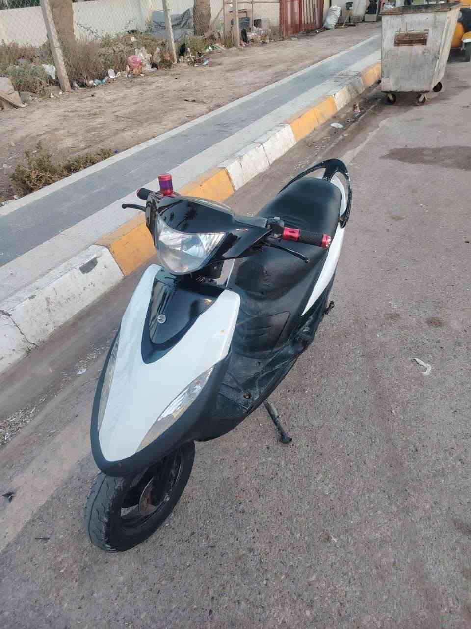 السلام عليكم
ماكس عدلة للبيع نكرة سلف اي نقص مابيها كلها شغاله شلعة ومعدل 
بوشة ٥٥ مزودة ومجمبزة صلنصه رياضي كفاله عامة ترايك للبصرة
السعر ٥٧٥ وبيها مجال بسيط مكاني ديالى ابو صيدا 
*********** واتساب واتصال
