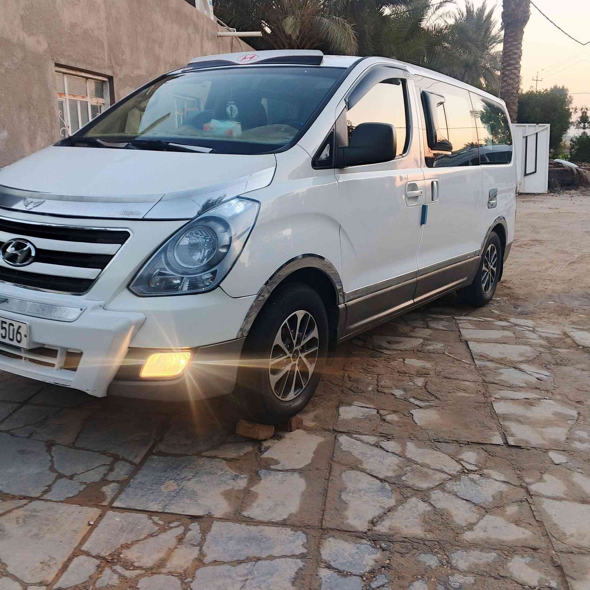 17مفتوح محور مسكر ١٢كصه كامله سياره كفاله ماعده بارد قليل بالباب بدون صبغ فقط بارد  والباقي كفاله مكينه كير كلهن مكفولات تخم نوزلات جدد تبريد دوشمه جاهزه السياره باسمي رقم بغداد  مصفره هيئه وضريببه  مكاني ديوانيه وخطه حله بغداد  رايده ب 215
***********
