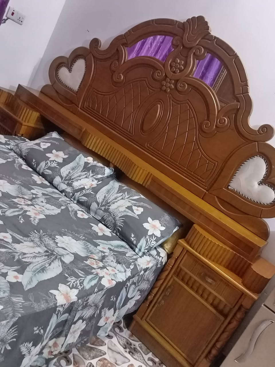 غرفة نوم • للبيع • اتصال
