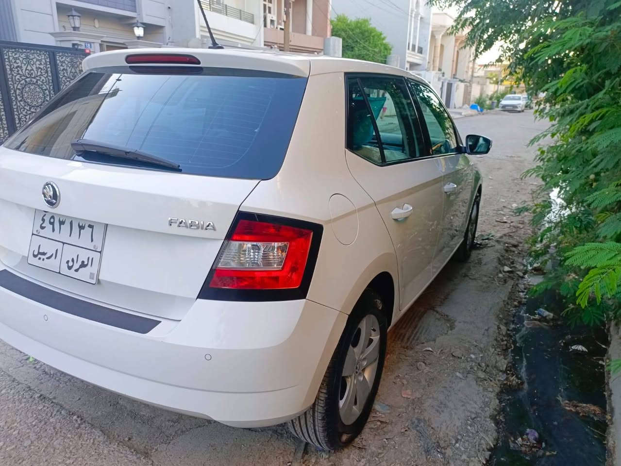 سكودا فابيا سياريكي زور زور خاوينه يك دينار مسروفي تيدانيه بشرت دحامي لو دحامي بشرت بي سبوخه 3شويني بجوكي pdrسياره كه يك دسته له شريكي موديل 2015شك نوي بصمه لايت اليد پيشو دواوه ويل كه پ بيلادي سياره فول فوله ***********سعر82ورقه مجاليكي كه م أربيل, العراق
