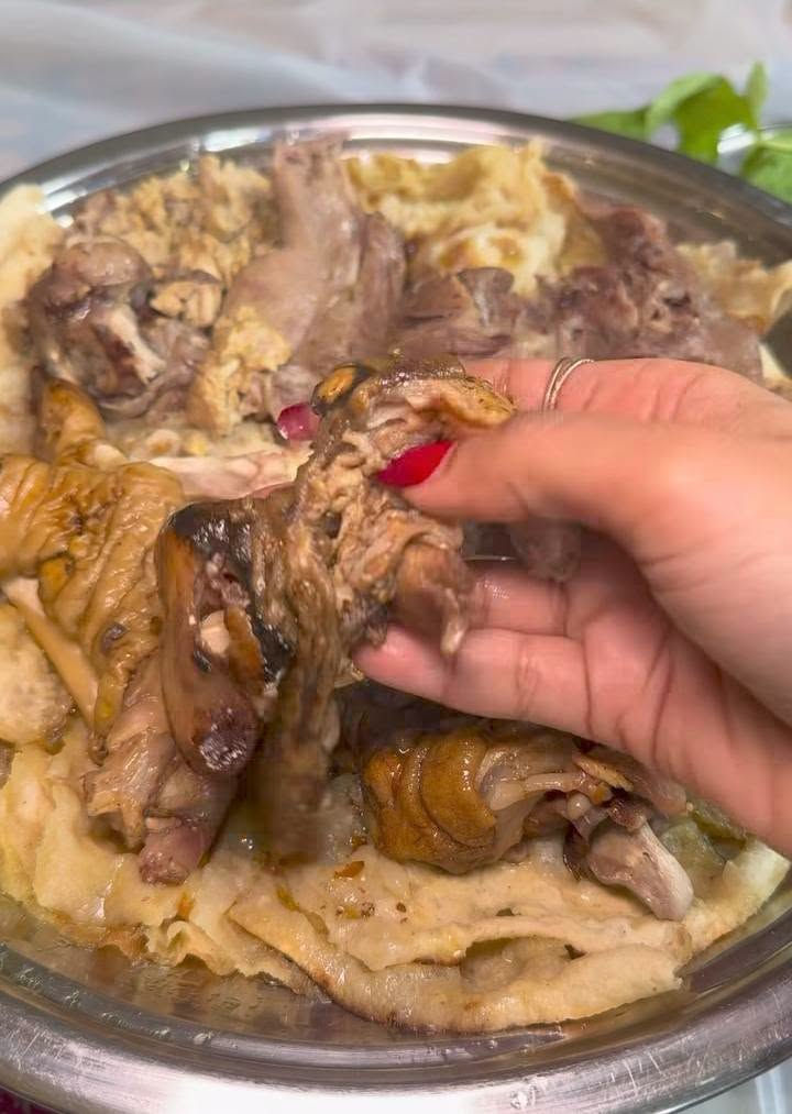 😋 متوفر للغذاء والعشاء ثبت😋 الصويره حي الاسره زراعي 

 طلبك من مطبخ مأكولات ملوكه للطلب مراسلتنا على الخاص او الاتصال على الرقم *********** وتساب متوفر توجد خدمة توصيل لجميع أنحاء الصويره
