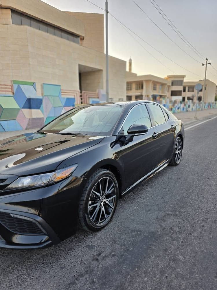 تويوتا كامري وارد أمريكي موديل 2024 محرك 2.5 بانزين فقط مواصفات SE +AWD شاشه جبيره فتحة بالسقف اتو هولد وهاند بريك بصمة كاميره خلفي  وحساسات داخل ابيض كشنات جلد و كهربائي  اشاير بالمري رادار جانبيات رادار امامي  ويل كروم تحكم استيرن كامل تحديد سرعه تحديد مسار شفتات بالستيرن بعد هوايه مواصفات بيها سياره مكفوله من اي نواقص كله بشرط ضرر باب خلف السائق مبدل بلادي نفس اللون وجاملغ خلفي صبغ مثل ما موضح بالصور بدون ضرر داخلي ارباك بس مال برد اما الباقيات بلادية  سياره ماشي 16,500 مايل يعني جديده مرقمه اربيل جديد باسمي قبل 20 يوم رقمت مكان السياره إربيل السعر  198 $ 
***********
*********** أربيل, العراق

