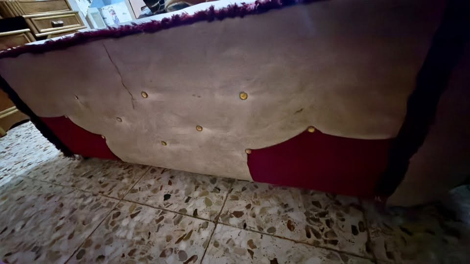 غرفه نوم للبيع طابقين جديده الاستفسار ع الرقم ***********

