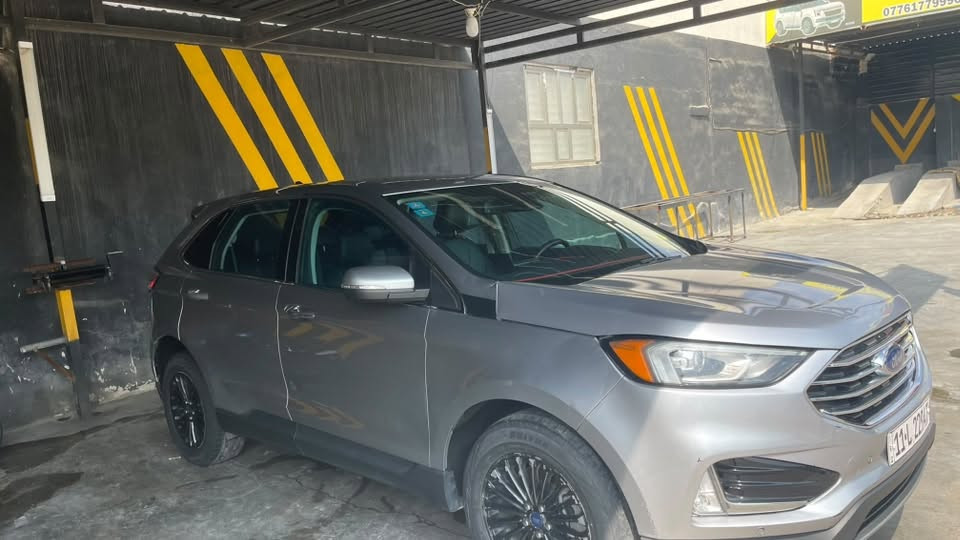 :
🚨 للبيع مستعجل | Ford Edge 2022 🚨

🔥 فورد إيدج موديل 2022

▫️ اللون: فضي

▫️ الممشى: 80,000 كم وقابل للزيادة

▫️ المحرك: 2.0L EcoBoost تيربو

▫️ ناقل حركة: أوتوماتيك 8 سرعات

▫️ نظام الدفع: دفع رباعي AWD

▫️ مقاعد جلدية مع تحكم كهربائي

▫️ شاشة SYNC وبلوتوث

▫️ كاميرا خلفية وحساسات

▫️ إضاءة LED

▫️ مثبت سرعة ومواصفات أمان متعددة

▫️ السيارة بحالة جيدة وجاهزة للاستخدام

⚠️ ملاحظات الضرر – 4 قطع:

باب أمامي + باب خلفي + جمالغ خلفي (صدام خلفي) + باب الجنطة.

📍 المعاينة: الأنبار – الرمادي

📞 للتواصل: ***********

💰 السعر عند الاتصال

🔥 البيع مستعجل – للجادين فقط

نص مكتوب في الصور:
- للبيع مستعجل Ford EDGE 2022 سيارة عائلية مريحة وموثوقة مواصفات مميزة حالة جيدة الموديل 2022 عداد الكيلومترات 80,000 كم وقابل للزيادة المحرك 2.0L EcoBoost تيربو ناقل الحركة أوتوماتيك 8 سرعات نظام الدفع دفع رباعي AWD مساعد البقاء في المسار مثبت سرعة إضاءة LED أمامية كاميرا خلفية وحساسات مقود متعدد الوظائف شاشة لمس نظام مع SYNC مكيف هواء قوي ثنائي المناطق مقاعد جلد بتحكم كهربائي ملاحظات الضرر الضرر 4 قطع: باب أمامي باب خلفي جمالغ خلفي (صدام خلفي) باب الجنطة (الباب الخلفي) السيارة شغالة وبحالة جيدة ولا يوجد تأثير على الشاصي للتواصل *********** المعاينة الأنبار - الرمادي
- 077617
