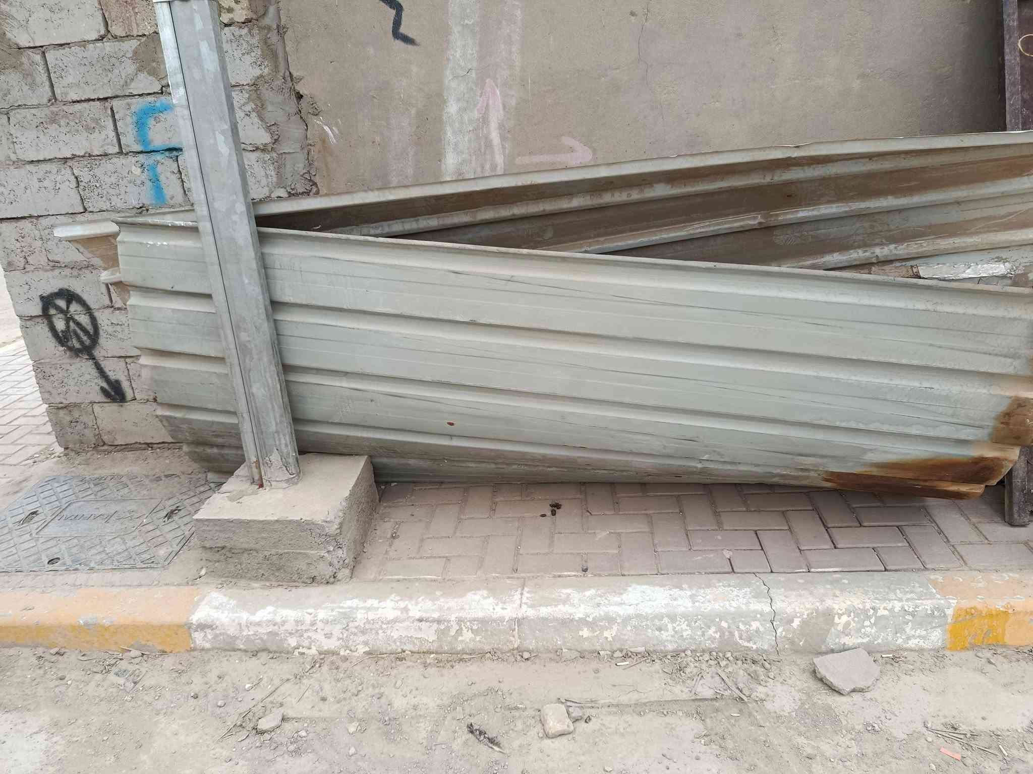 بيبان خشب • شباك ٢٫٥م×١٫٢٥م • باب دفتري ٣م