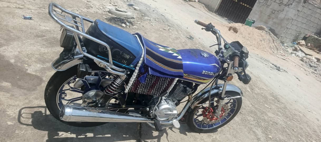 سيفان 25كفاله عامه مكينه200
نضافه مثل ما واضح بل صوره اي نقص ما بيها
مكاني حله ورديه خارج ***********

