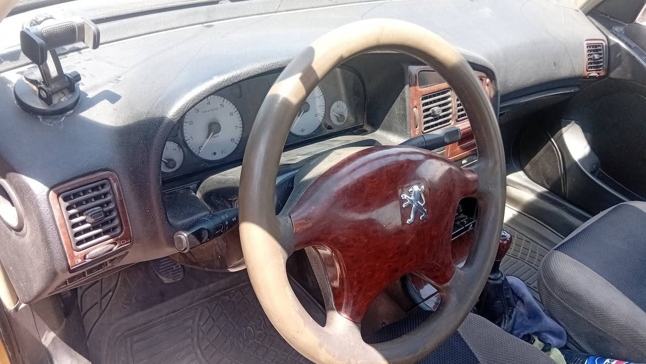 سلام عليكم بيجو بارص موديل ٢٠١٥ كير مكينه تبريد حداديه خير من الله الرقم دولي سياره بيهه جاملغ  مرشوش بدون ضرر  السعر ٤٠ وبي مجال العنوان بغداد الراشديه  لاستفسار ***********
