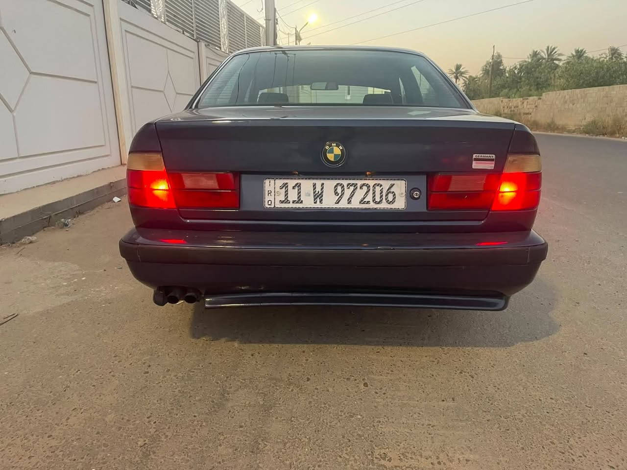 السلام عليكم للبيع حجم 520رقم بغداد انكليزي بسمي موديل 1991سياره حلوه مكينه مفتوح كير وكهربائيات كلها تشتغل صدرها نكول نص عمر  دواخلها حلوه  تبريد ثلج السعر 60وبيها مجال قليل العنوان بغداد الحسينيه رقم الهاتف *********** زوج تايرات جدد للعلم هاي الصور قبل فتره هسه مسويلها ادامه لايتات جديد وزنون ترايش كامله دعاميه جديده يعني ماموجوده بالصور
