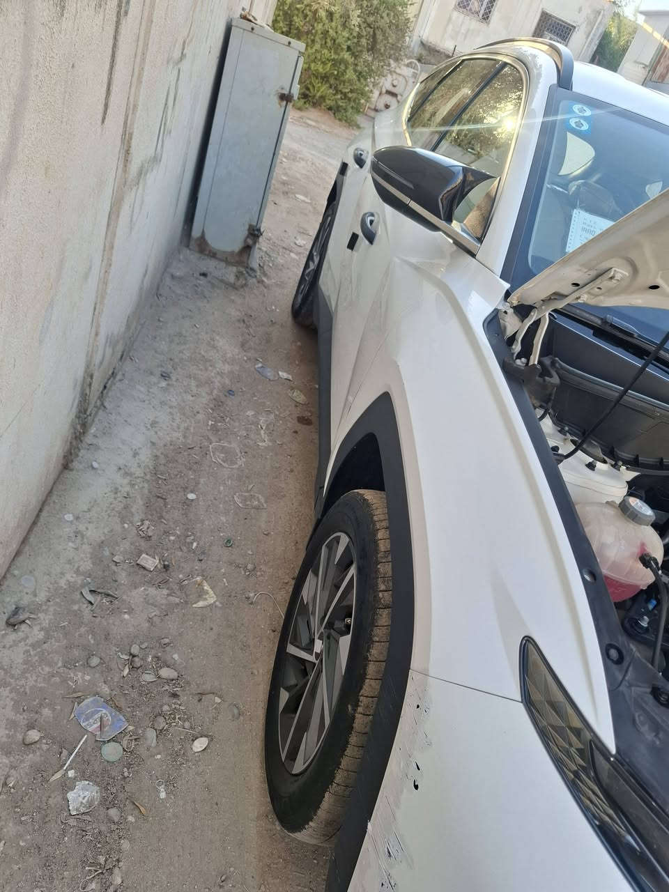 السلاام عليكم  توسان خليجي موديل ٢٤ ماشيه ٥٤ بيها رصعه بلبنيند ورصعه صندوق السياره ودعاميه مصبوغه السياره حلوه ونظيفه وقليل استخدام مواصفاتها شاحن لاسلكي قياده ثلااث انظمه وبيها مواصفات هواي السياره رقم انكليزي بغداد بسم اخويه مكانها بغداد الكرخ    السعر ١٩٥ وبيها مجال بسيط ***********
