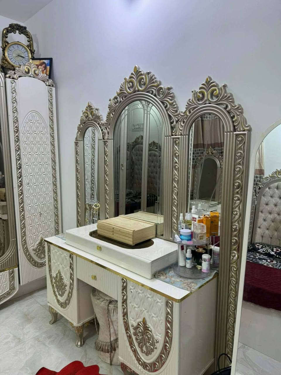 غرفه تركيه كامله للبيع السعر 300الف مكان كربلاء الحر
