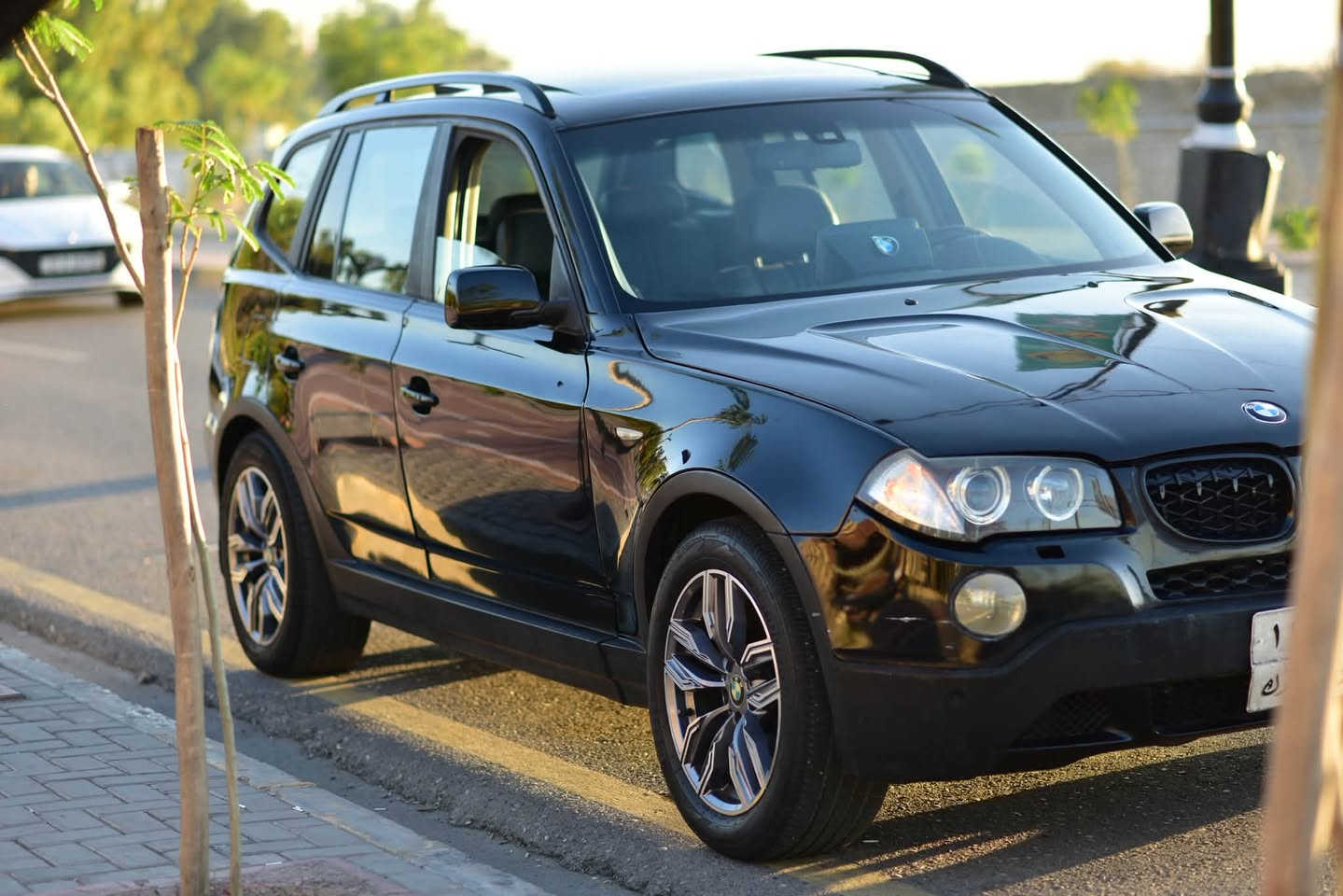 سلام عليكم BMW   X3للببع محرك 6المرغوب سياره جديده حيل رقم دهوك شرط التحويل مكاني موصل الايسر 
فووول فوووول
بانورامه كشنات جلد كهرب تبريد وتدفئه 
تبريد ثلج لايت زينون اصلي بك لايت لد سياره فول فول 
السعر بلاش 65$$ورقه صبغ 4قطع ابيع احزام جماليه ضرر الجاملغ ربعو فقط سياره احلا من الصور بكثير 
اتصال واتساب وخاص ***********
