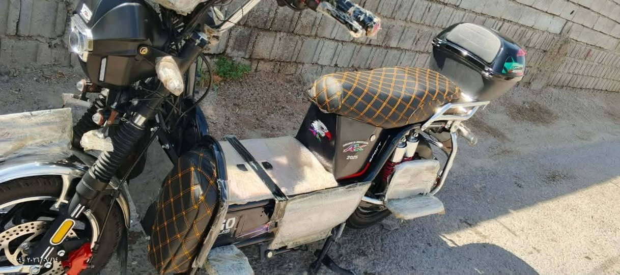 موطور شحن للبيع جبلي موديل ٢٥ بطاريات ع فحص شرط موطور بعده جديد شراي يتصل *********** ابو ٥٠٠ لايتصل رجل كو حته ٢٠٠
