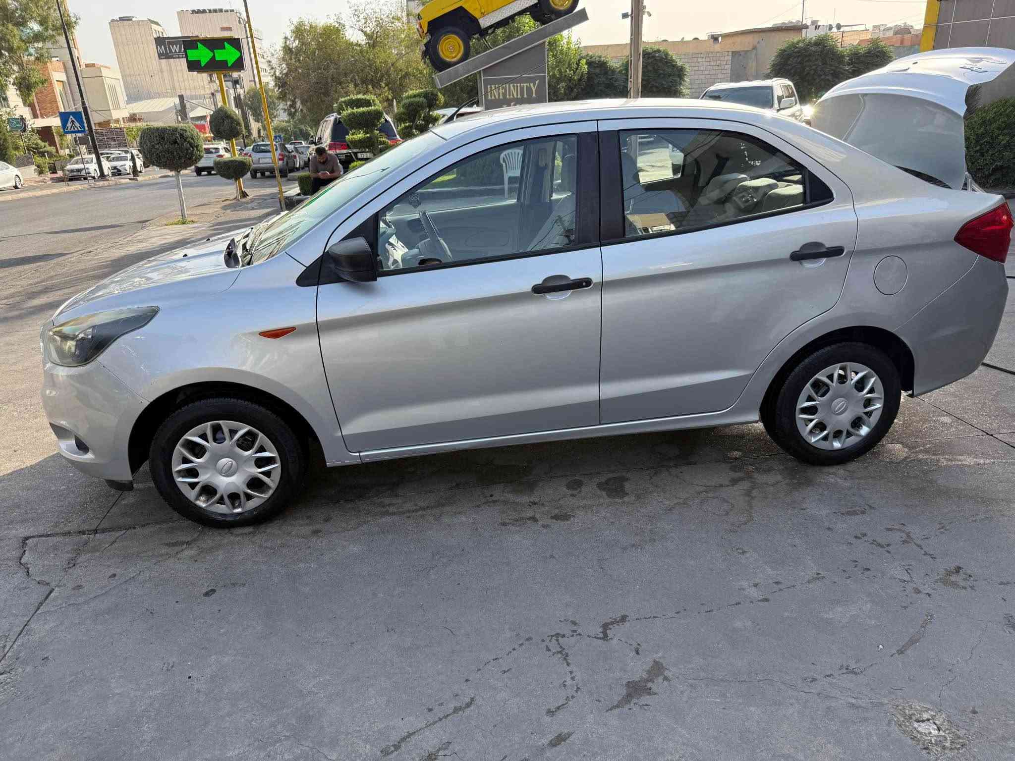 فورد فيكو سفرى شه ريكه يه ك ده ست  99000كم روشتوه كيرو مه كينه به شه رت  دو به له ساردى بجوكو كارتكى هه يه  ٧٠كه لا و مه جال 
*********** السليمانية, العراق
