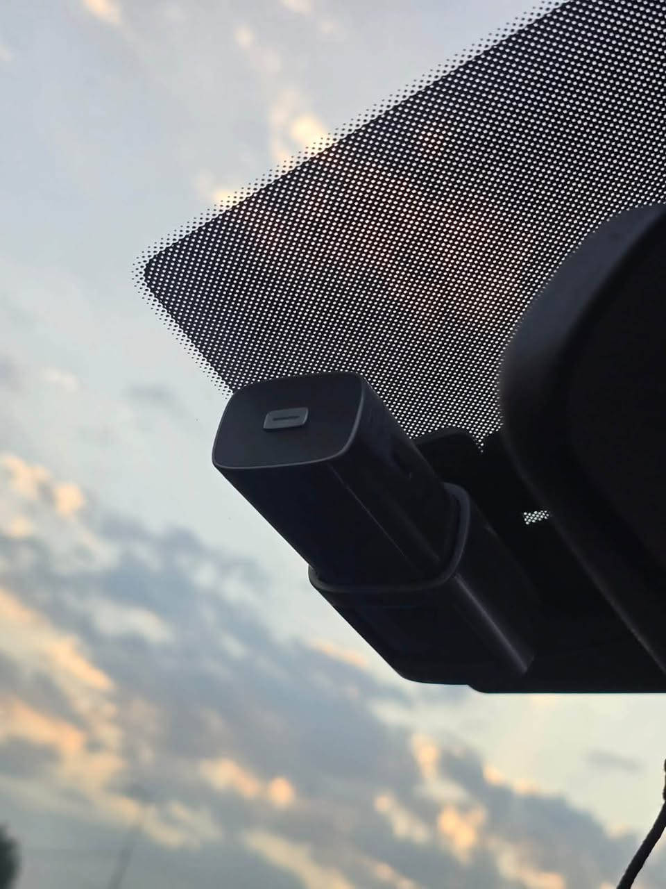⁨	⁨	⁨	 MINIEYE C2L 4K الذكية 🇺🇸
✅ تحميك من الحوادث – تثبت حقك – تخلي بالك مرتاح
‏‎📦 متوفرة الآن في داش كام العراق

‏‎المواصفات :

‏‎1- دقة تصوير 4k Ultra + كامرة خلفية 1080p ومجال رؤية عريض جداً 170 درجة, مما يسمح لها بتصوير ثلاث مسارات.

‏‎2- نظام تحديد المواقع (GPS) 📍

‏‎يسجل نظام تحديد المواقع (GPS) مسار القيادة، بما في ذلك المعلومات المتعلقة بالموقع على الخريطة وسرعة المركبة.

‏‎3- تطبيق خاص للهواتف الذكية 📱

‏‎داش كام ميني آي تدعم تطبيق خاص يتيح لك مشاهدة وحفظ الصور والمقاطع على هاتفك الذكي عن طريق الاتصال بالـ WiFi (متاح لابل واندرويد).

‏‎4- رؤية ليلية فائقة ✨

‏‎تتيح العدسة الحصول على صور عالية الجودة في الليل. وتساعد تقنية البعد البؤري الخاصة التي تسهلها العدسة ذات الزاوية العريضة في التقاط تفاصيل أصغر مثل لوحات المركبات بدقة أكبر حتى في الإضاءة المنخفضة.

‏‎5- تسجيل الطوارئ الذكي 🌟

‏‎تتميز الكاميرا بتقنيه تقوم بحفظ مقاطع الفيديو عند وقوع حادث لا سمح الله او وجود اهتزازات قوية

‏‎6- التسجيل المستمر 💿

‏‎ستقوم الكاميرا بحذف اللقطات القديمة وتحميل الجديدة عندما تمتلئ الذاكرة

‏‎7- تحكم صوتي في التسجيل والايقاف والتقاط الصور وتسجيل الصوت

‏‎8- امكانيه ربطها على الجداحة او على فيوزات السياره ( خيار اضافي ) 

‏‎9- مكثف كهربائي بدلاً من البطارية 🔋
‏‎تتميز داش كام ميني آي بالمكثف الفائق ( Super Capacitor ) وهو أكثر دواماً وموثوقية من بطاريات الليثيوم. لديه عمر أطول وأداء أفضل في درجات الحرارة العالية جدا. يتحمل الأجواء الحارة جداً خاصة في العراق.

‏‎10- العدسة من سوني والمستشعر Sony IMX415 لتصوير عالي الدقة والوضوح وبتصوير اكثر سلاسه واداء ممتاز

‏‎11- نظام ADAS الذكي ينبهك في حال الخروج عن المسار أو الاقتراب من السيارات 🚨
‏‎ترتقي كاميرا لوحة القيادة ADAS بتصوير القيادة إلى مستوى جديد. وكما يوحي اسمها، فهي تستفيد من تقنيات الذكاء الاصطناعي والتعلم الآلي لتوفير ميزات السلامة التي عادةً ما نجدها في أنظمة مساعدة السائق المتقدمة

12- ذكاء اصطناعي AI

‏‎· ماذا يأتي بداخل الصندوق؟

‏‎1- الكاميرا امامية

‏‎2- كامرة خلفية

‏‎3- شريط لاصق اضافي

‏‎4- لاصق حامي للزجاج

‏‎5- كتيب تعليمات

‏‎6- مفك تركيب 

‏‎7- شاحن سيارة

‏‎8- كيبل طاقة

‏‎9- بطاقة ذاكره 64 كيكا هدية 🎁

السعر 135,000 والتوصيل مجاني 🚘

ضمان لمدة سنة من تاريخ الشراء ✅

‏‎للحجز يرجى مراسلتنا او الاتصال على الرقم : 
***********⁩⁩⁩⁩
او عن طريق موقعنا الألكتروني :
www.iraqdashcam.com⁩⁩⁩⁩

نص مكتوب في الصور:
- داشكام MINIEYE C2L 4K وثق كل لحظه على الطريق مع MINIEYE C2L 4K Dual إذا تريد تحمي نفسك وسيارتك وتوثق كل لحظة على الطريق، هاي الداشكام هي الخيار المثالي ! ذكاء اصطناعي كشف ارقام السيارات والابعاد مساعد السائق الذكي تحديد الموقع على الخريطة دقة تصوير 4K اطلبها هسه ! @iraqdashcam ***********K 9:41 Dashcam Connected Live View
- Please keep a safe distance Car in front has started AI Collision Avoidance Voice alerts in advance to ensure safe driving on the road
- Super Capacitor
- Built-in supercapacitor: operates from 4°F to 158°F;
- a smaller, environmental friendly alternative to traditional batteries.
- MINIEYE
- 158°F (70°C)
- -4°F (-20°C)
- 4K Front Dash Cam The front camera supports 4K @30fps, delivering ultra-clear and detailed recordings.
- التعرف على لوحة الترخيص
- وظيفة المؤثرات الخاصة AR الجديدة، التعرف الدقيق على لوحة الترخيص، أنا كافي؛ بعد تنزيل الفيديو، التحليل الذكي للذكاء الاصطناعي والتعرف على لوحات الترخيص تلقائيًا، خوارزمية التتبع الذكية، مما يجعل التعرف أكثر قوة
- 1 The host x1 2 Rear Camera x1 3 Rear Camera Cable x1 4 Crowbar x1 5 The instructions x1 6 Power Cable x1 7 Electrostatic Sticker x1 8 بطاقة ذاكره 64GB هدية