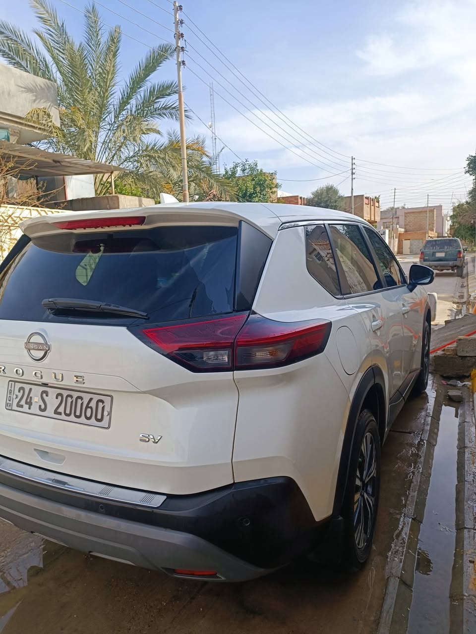 Nissan rogue 2022 v3 turbo
نيسان روج 2022 محرك 3 سلندر توربو 
بدون ضربة بدون صبغ بدون ايرباك
ماشي 80 الف ميل تقريبا
رقم دهوك باسمي سنوية جديدة 
السعر 160 وبي مجال
لتفاصيل اكثر عالخاص موجود وواتساب هم موجود
***********
