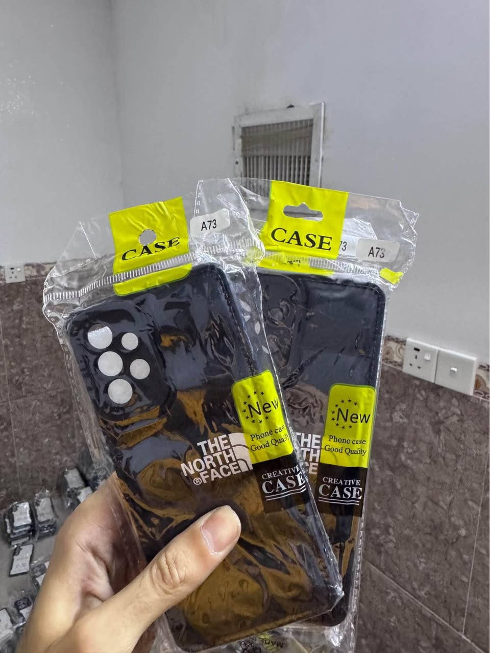کەڤەری جلدی مۆبایل شتی ڕاقی و جوان
عەدەدیان ٧٥٠ دانەیە هەمووی بەیەکەوە ئەفرۆشم دانەی تەنها ٢٥٠ دینار مۆدیلێکی زۆر بەردەستە سامسۆنگ و تیکنۆ و ڕیدمی و ریلمی و هەواوی تێدایە 
گەیاندن بەردەستە ژمارە مۆبایل *********** أربيل, العراق
