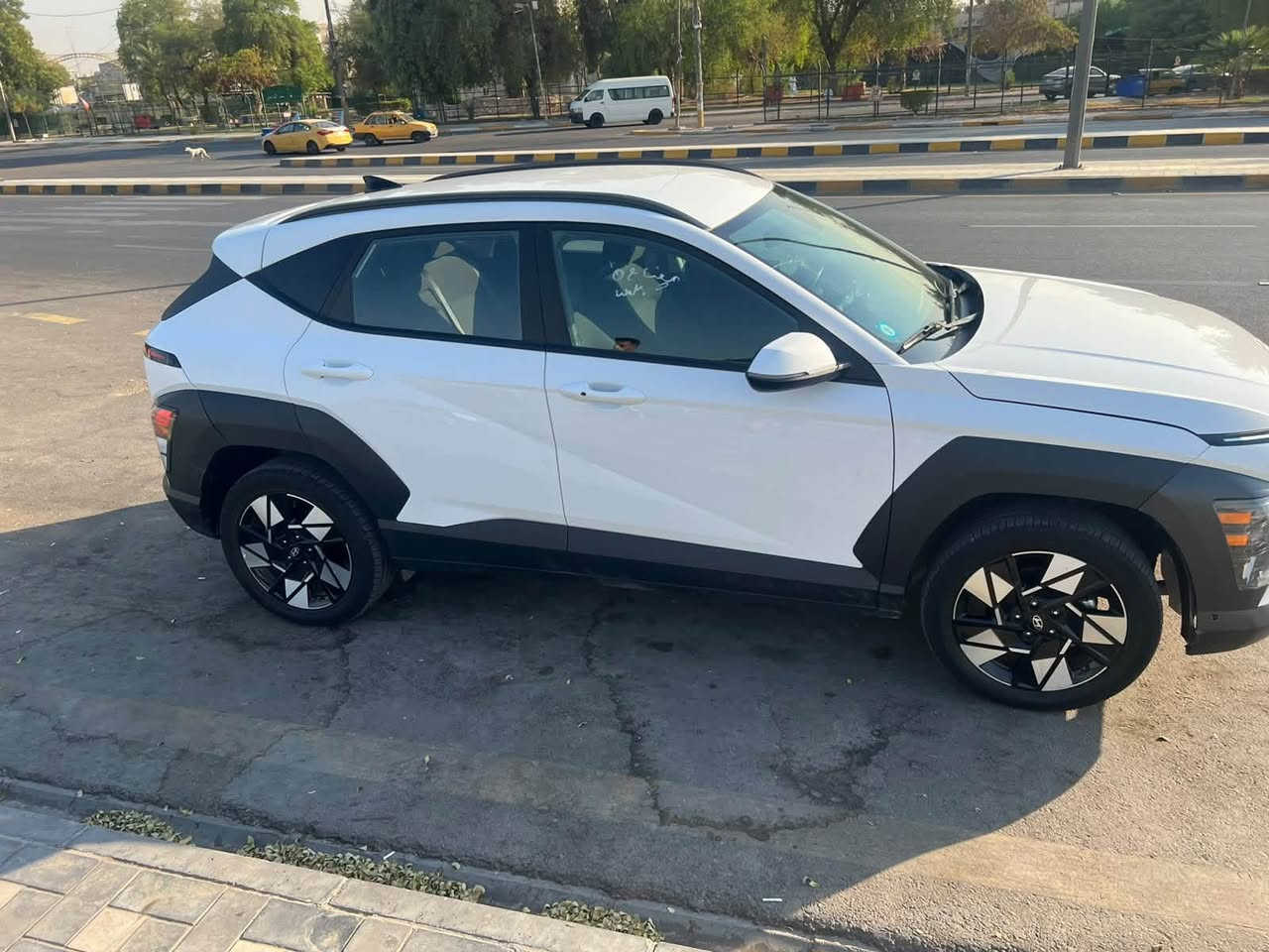 السلام عليكم
كونا ٢٠٢٥ نص فول

بدون صبغ فقط في بدايت التكمه كد شبر 

السياره كل نقص ما بيه 

ماشيه ١٢ الف 

بغداد بسمي 

السعر ١٦٠ وبها مجال بصيط

مكان بغداد 

***********

