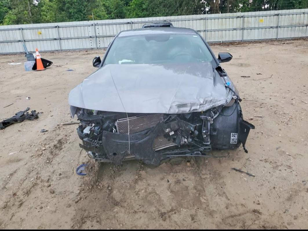 سلام عليكم 
هونداي النترا موديل ٢٠٢٥ حادثه موضع امامكم 
سيارة طالعة من امريكا 
ابيعه ع فاتورة 
سعر ٥١ورقة قفل 
للاستفسار 
***********
