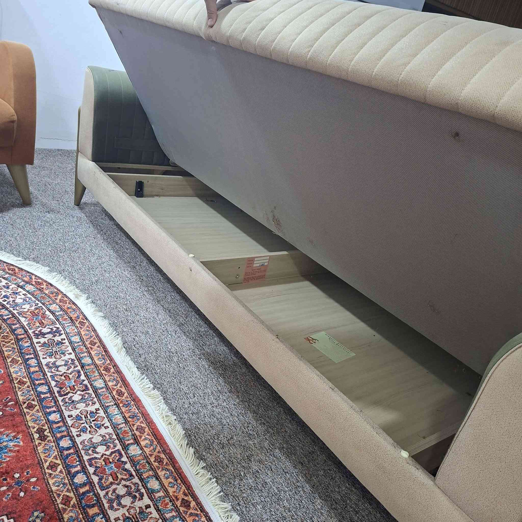موندی تركي • طقم ٨ مقاعد • كالجديد