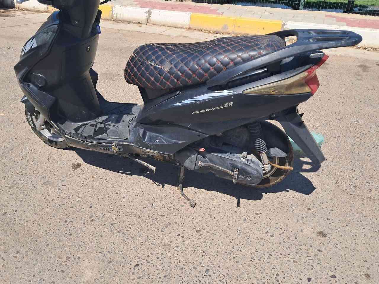 السلام عليكم ورحمة الله دراجه سكنس دراجه شوفت عينك كفرات نضيفه كله شغاله لاين بك لايت فقط كاعد امشي وبيه وطفت وعفته على طفيته قيم بل يرضه الله وخذه مكاني طوريج ***********
