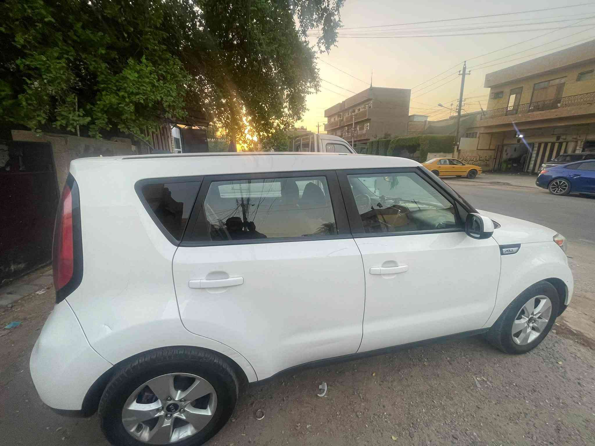 السلام عليكم عندي صول موديل 2018 محرك 1600 لون ابيض رقم سليمانيه ب اسمي مكاني بغداد الامين الثانية البيع بالاقصاد مقدمة 50 ورقه والباقي اقصاد 
حصرآ موظف
***********

نص مكتوب في الصور:
- price: $4407 Free bid history copart and iaai » Kia » Soul » Kia S 8 White 1.6L 4 vin: KNDJN2A24J7563546 ia Soul 2018 White 1.6L 4 in: KNDJN2A24J7563546 en.bidfax.info Final bid: $4400
- price: $2207 Free bid history copart and iaai » Kia » Soul » Kia S 8 White 1.6L 4 vin: KNDJN2A24J7563546 ia Soul 2018 White 1.6L 4 in: KNDJN2A24J7563546 en.bidfax.info Final bid: $4400