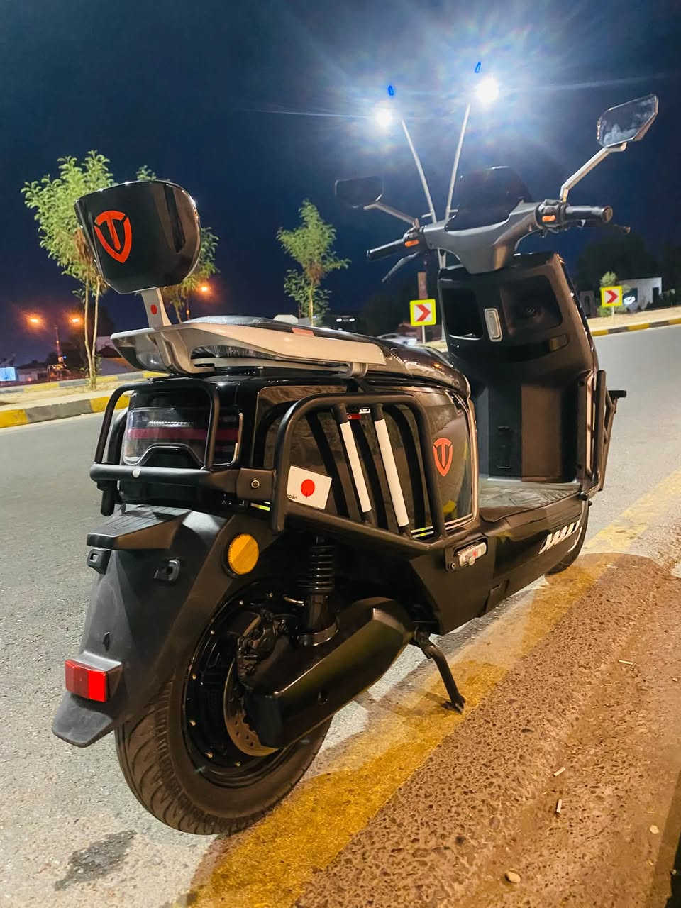 سلام عليكم تيسلا للبيع
مطور موصفات معروفه

مطور نضيف دبل بصمه

سعرو مليون بي مجال 

***********
