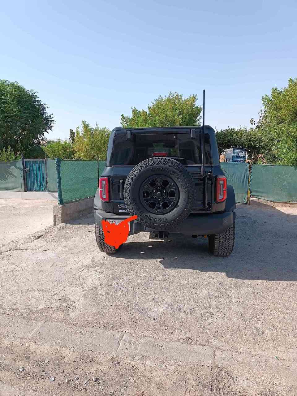 Ford Bronco
Outer banks 
2025
6V
8000km
Black

***********

نص مكتوب في الصور:
- MODEL: 2025 OUTER BANKS EDITION. ODOMETER: 8,000 KM. EXTERIOR: 2 BODY PANELS REPLACED WITH OEM (BONNET REPLACED WITH GENUINE OEM PART). FOR INQUIRIES: ***********. MODEL: 2025 OUTER BANKS EDITION. ODOMETER: 8,000 KM. EXTERIOR: 2 BODY PANELS REPLACED WITH OEM (BONNET REPLACED WITH GENUINE OEM PART). FOR INQUIRIES: ***********. BRONCO: REFINED CAPABILITY