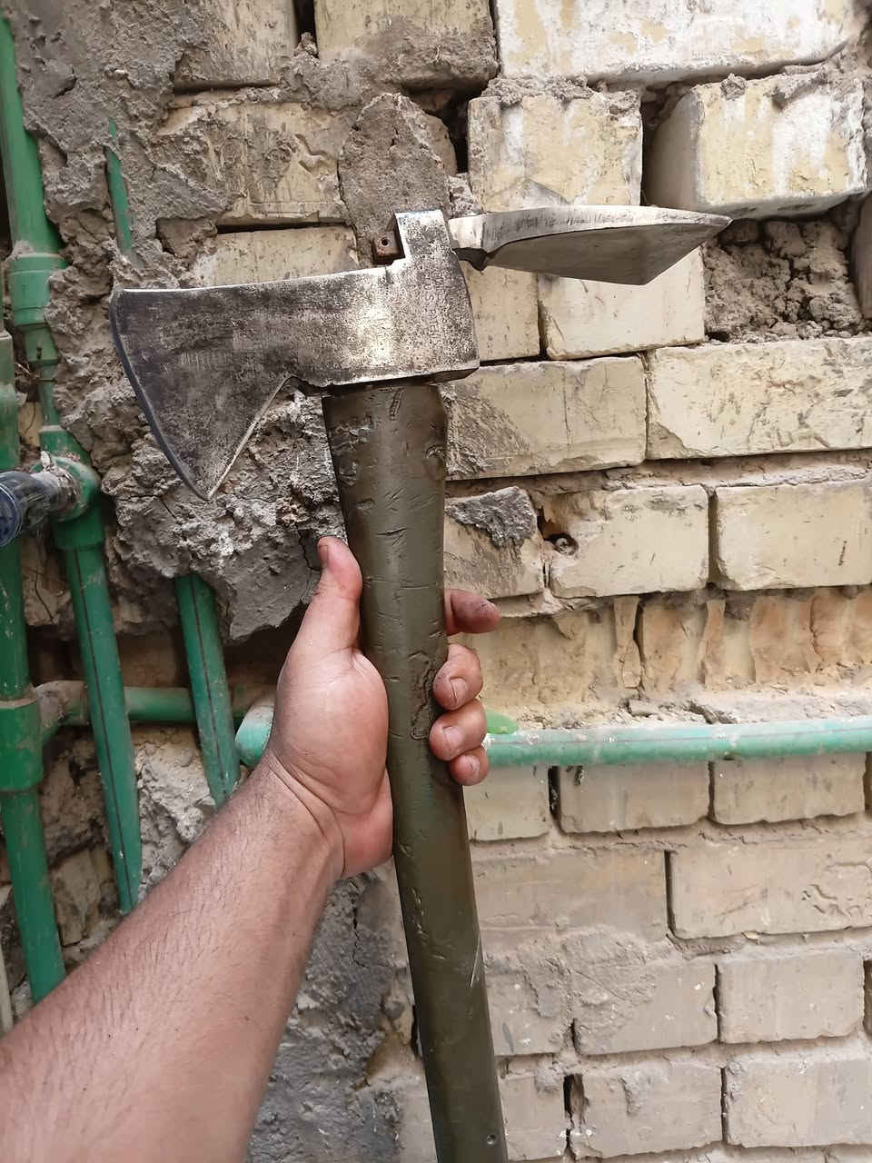 طبر امريكي ابو البلطة قديم مختوم الطول ٩٠سم نضافة جيدة *********** بغداد
