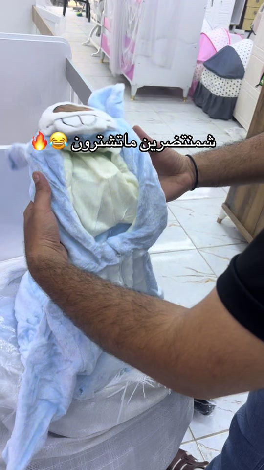 

نص مكتوب في الصور:
- شمنتظرين ماتشترون 😭🔥