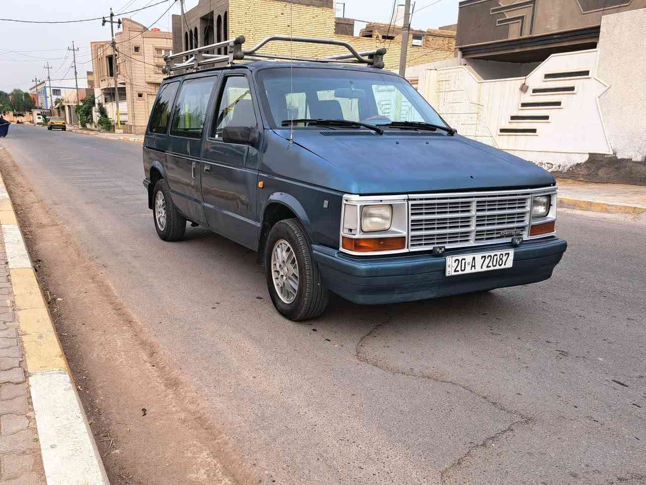 دوج كرنفال • ٧ راكب • ١٩٩٠