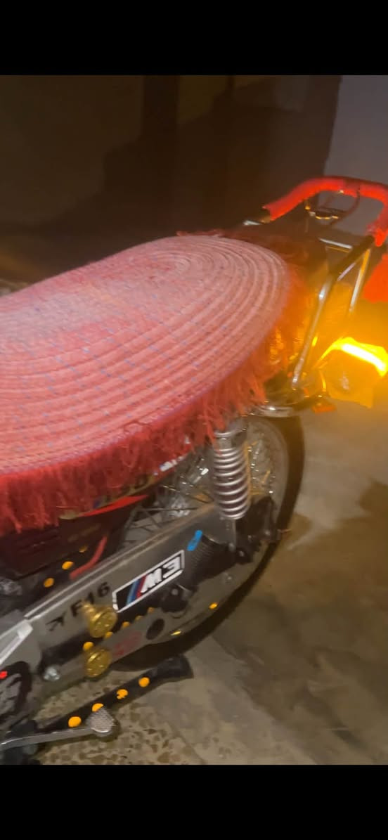 للبيع 5 كير فول ومكفول مماشي هواي وانضف منل نضيف حته مراياته موجودات سعره 700 بي مجال محرك 150 الشراي يجي ***********

