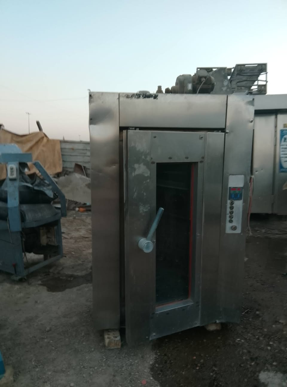فرن صغير جاز وكهرباء جاهز للبيع الهاتف ***********
