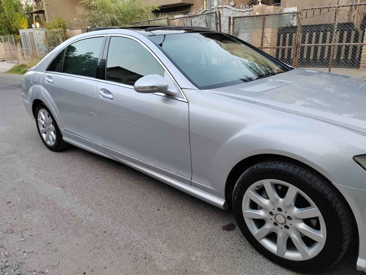 تمارسدس ٢٠٠٩ s350 فول الفول باب طويل محرك كير بلادي تخم تاير جديد ناطور ليلي بردات كشنات تدفئة وتبريد معروفة مواصفات S محرك ٦ سلندر بلادي كل دكمة بيها شغالة بدون نقص برغي محتاجة فقط صبغ دعاميات وطوافة بانزين بيها صبغ فقط جاملغ خلفي وداير الجاملغ وارد الماني مكاني بغداد البنوك السعر ١٦٨.... ***********

