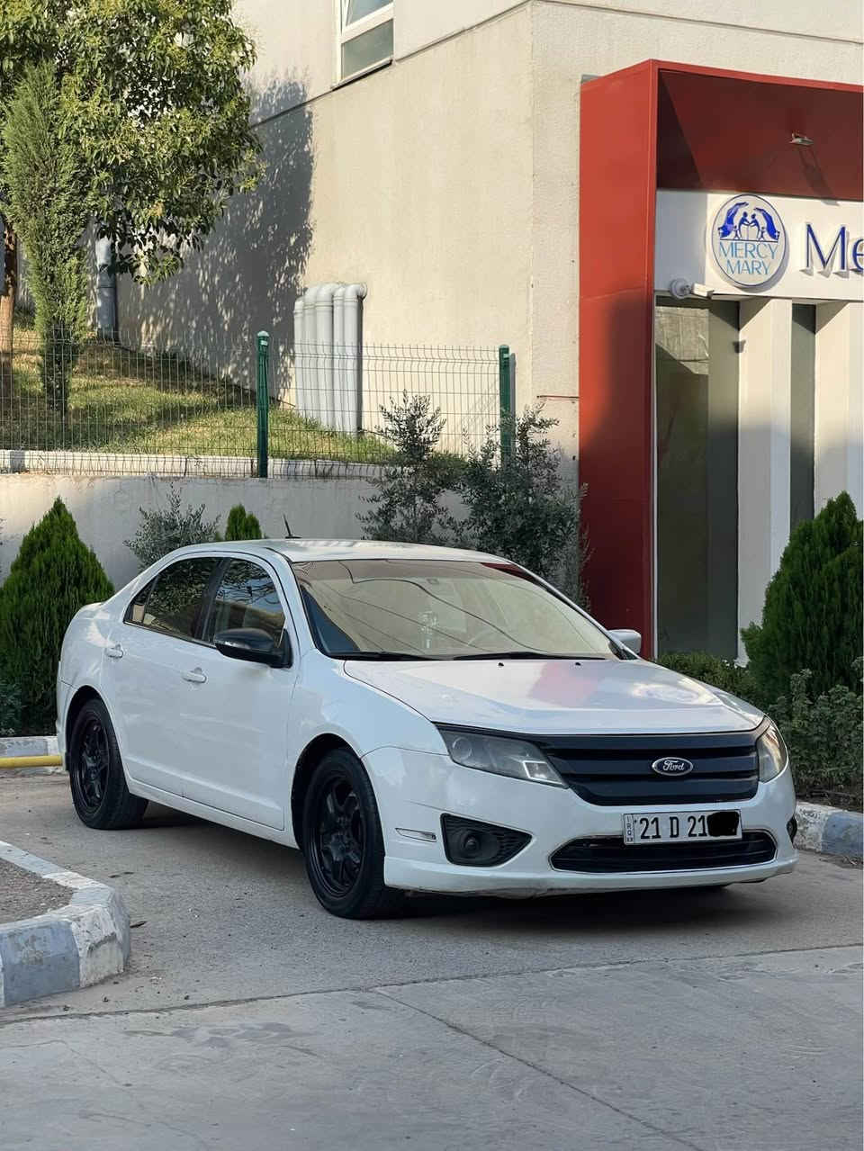Ford fusion 
SE
٢٠١١
مواسەفات SE ئەمریکی
ناوزەرد
گێر ئۆتۆماتیک
چوار جام کارەبا
حاسەی بەگ 
سیستەمی سەوتی SYNC 
مەکینە ٢.٥ چوار پستۆن (مەرغوب)
هەموو گیانی بەشەرت 
چوار تایەی تازە کامل سێرڤس کراوە
تەبرید سارد و گەرم 
سێ پارچەو و دوو پەلەی بۆیاخە بێ ناوگرتن
سعری ٧٤ گەڵاو معامەلە
***********
***********
————————————————————————- السليمانية, العراق
