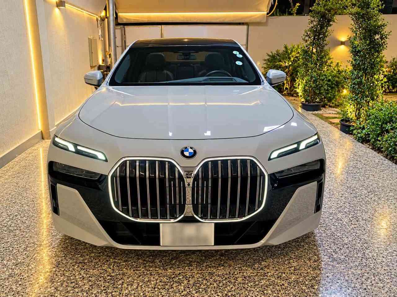 بي ام دبليو ٧٤٠i • ٢٠٢٥ • وارد امريكي