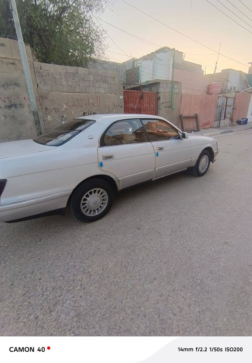 السلام عليكم سياره بطه فصل موديل 95مكفوله من الكص والنقل والأصوليات راعيهه يمي بلقبله السياره تخم تاير والتبريد ثلج الحداديه نص عمر
للعلم المكينه والكير هسه شادهه الكير مال برادو السياره خير من الله السعر 45 وبيهه مجال 

مستعجل ع بيعتهه راعي السياره ***********
