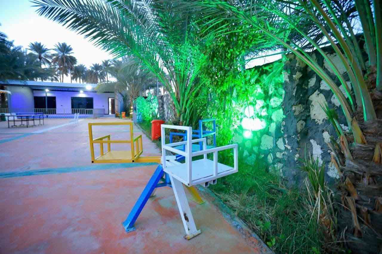 ليس الوحيدين ولكننا الافضل مزرعة نسيم الريف الترفيهيه مكانك الاجمل من حيث المساحه استقبال المناسبات الاجتماعية واعياد الميلاد و عقد قران والطهور والولائم الكبيره توجد مساحه كبيره وكراج كبير  للحجز *********** العنوان حله طريق العلويه شريفه بنت الحسن مقابل حسينية سيد شاكر مجدي القصير

