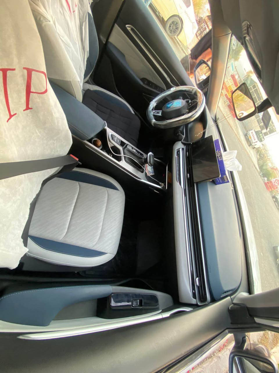 Geely٢٠٢٤
فول مواصفات ٧٢ هةزار رؤيشتوه سةيارةكة زؤر خاوئن وبئ كئشةيه گئر و مةكينة و كارةباياتى هةمووى بة شةرته 
چاملغى پئشةوة لاى سةكن صبوغة لةگةل بستةك
 بؤنيتى پى دى ئاره  
جاملغى دواوةشى قؤپه چاكنةكراوةتةوه بئ ناو گرتن 
پةرةشوتى نةتةقيوه
سعري ١٠٥ وةرةقة و مجال 
ژمارةى موبايل *********** 
 
سيارة جيلي ٢٠٢٤ 
فول مواصفات ٧٢ كم ماشي سيارة كلش نضيف گئر محرك كهربائي كلها بشرط 
بيها قطعة صبوغ جاملغ ١٠ سم بي دي ار 
إرباكات كلها بشرط سليمة
سعر سيارة ١٠٥ بيها مجال 
رقم موبايل بيها واتساب 
*********** أربيل, العراق

